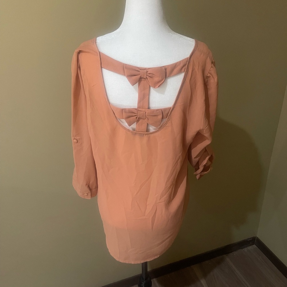 👻🎃CLEARANCE🎃👻 Mine top with bows
